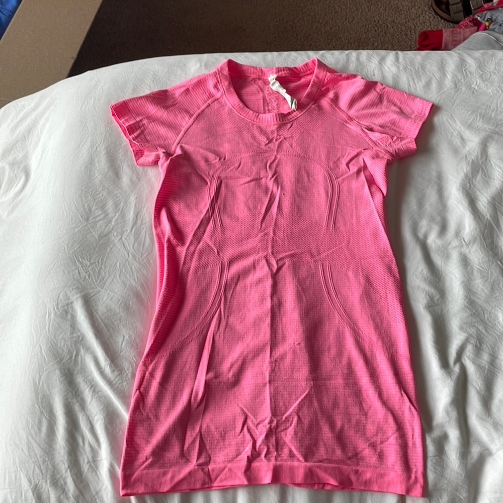 Hot pink lululemon short sleeve top